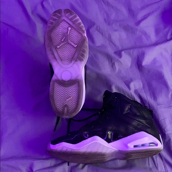 Jordan B’Loyal Size 8 1/2 - Picture 2 of 4